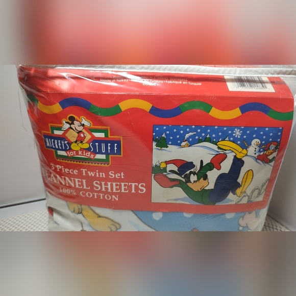 Mickey Mouse 3 Piece Twin Set Flannel Sheets Mickey's Stuff For Kids NWT - Picture 4 of 5
